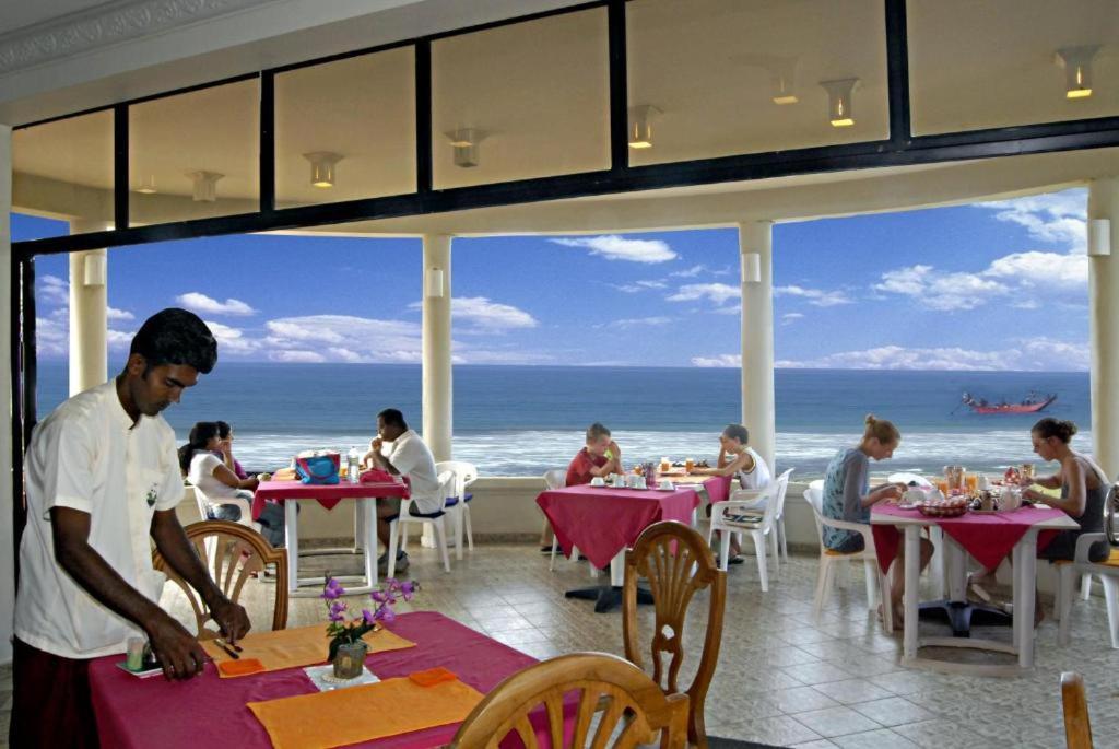 Oasey Ayurveda Hotel Bentota Buitenkant foto